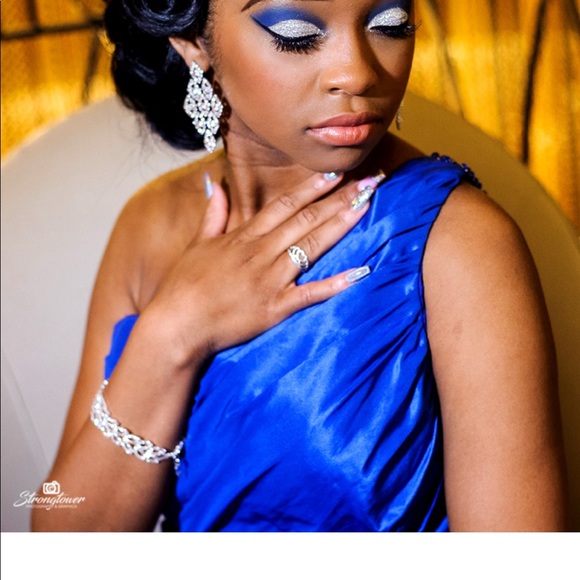 Evening Gown - Picture 2 of 7